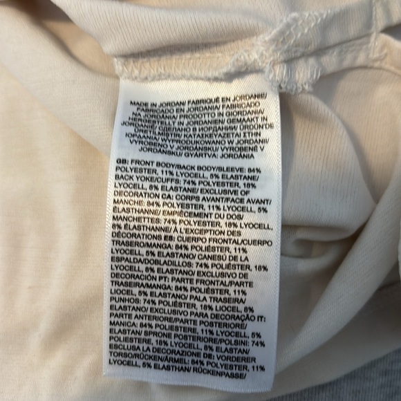 The North Face women’s off white short sleeve athletic shirt size medium - Picture 9 of 9